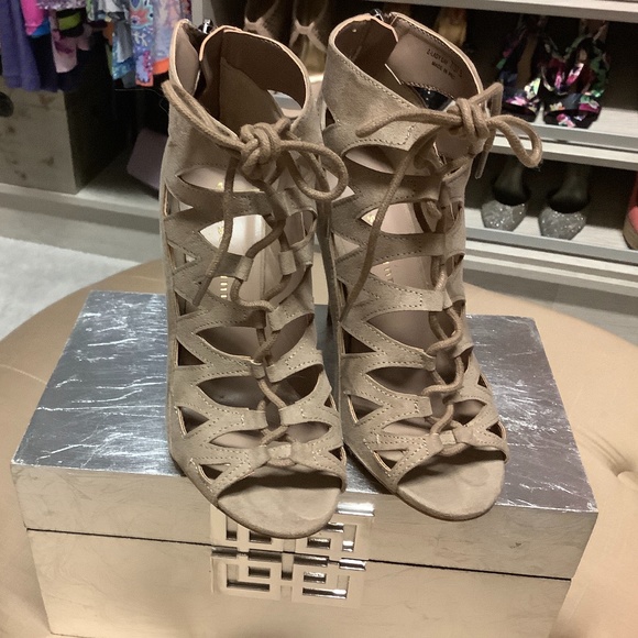 Chinese Laundry Taupe Suede Heels size 7 - Picture 1 of 4